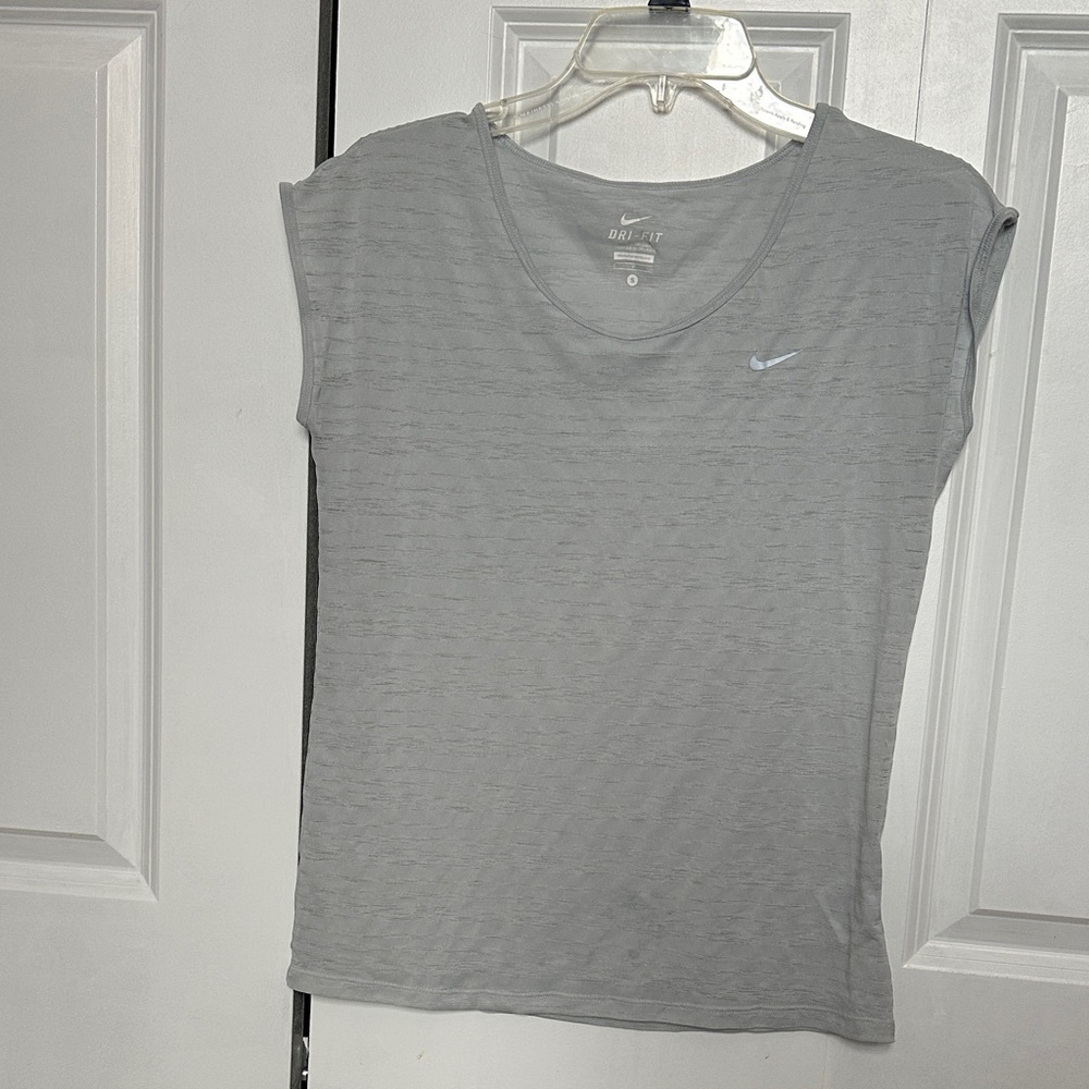 Nike dri-fit  cap sleeved top